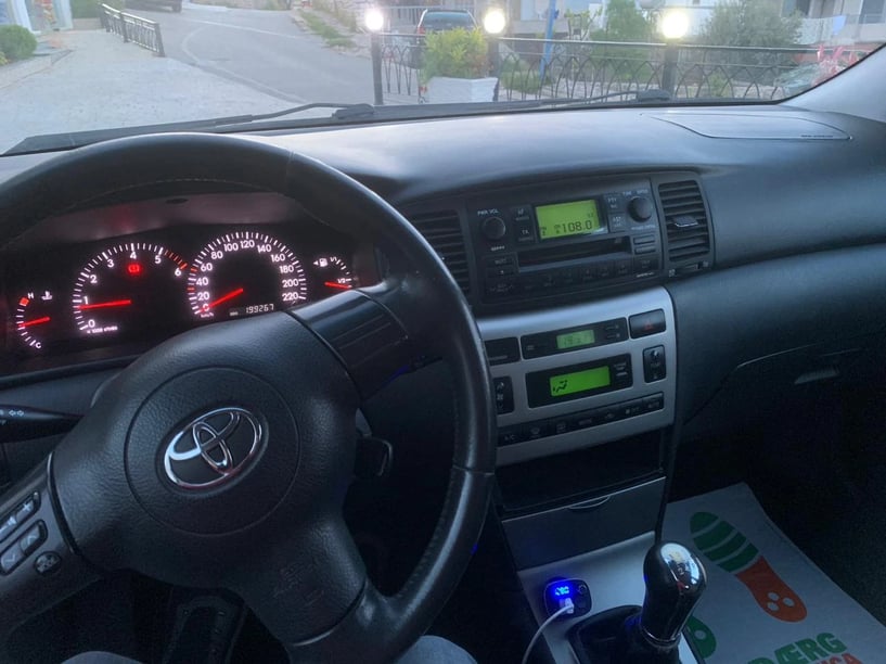 Noleggia un'auto a Sarandë