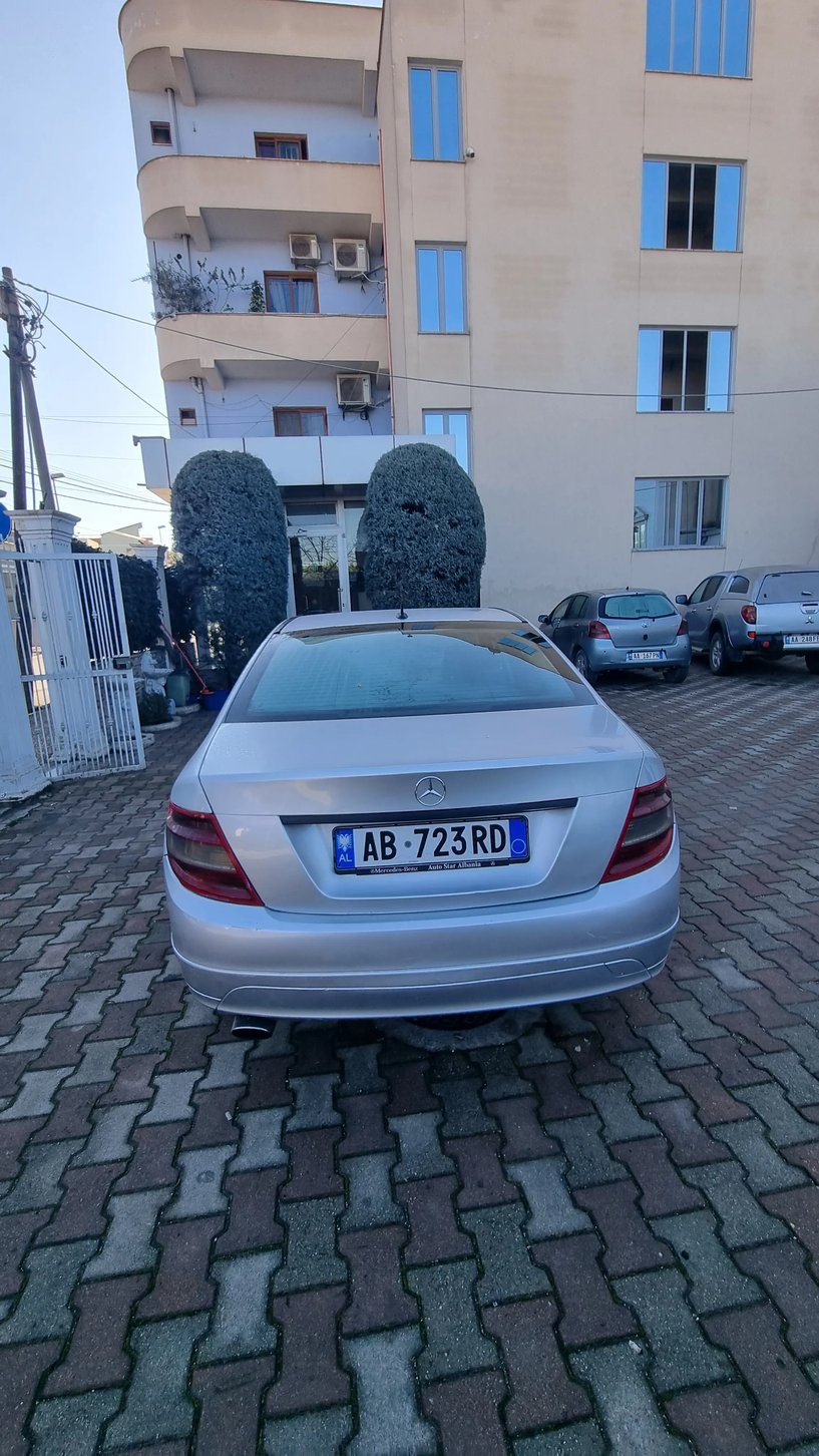 Auto mieten in Tirana