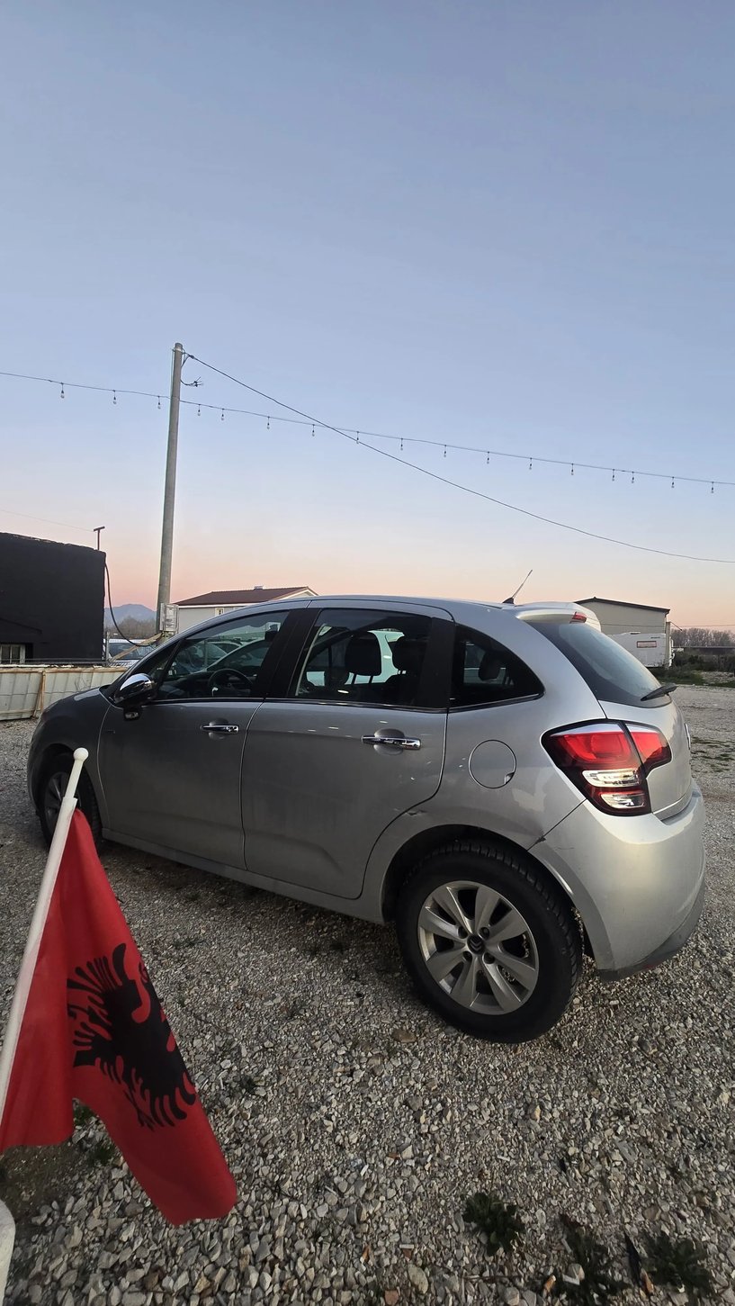 Rent a car in Tirana