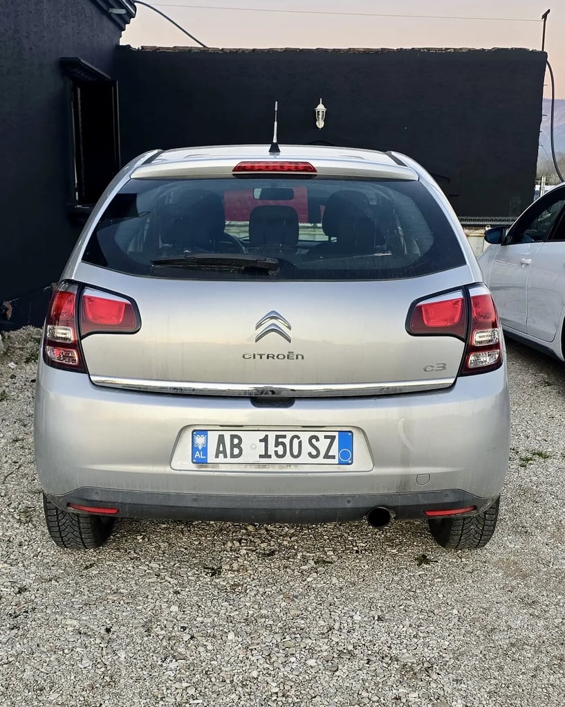Rent a car in Tirana