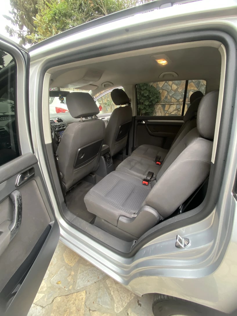 Noleggia un'auto a Tirana