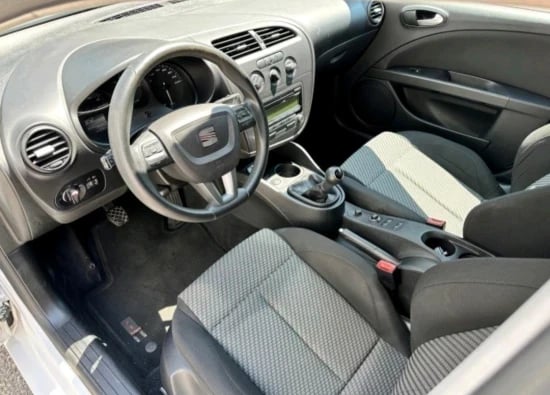 Merrni me qira një makinë në Tirana