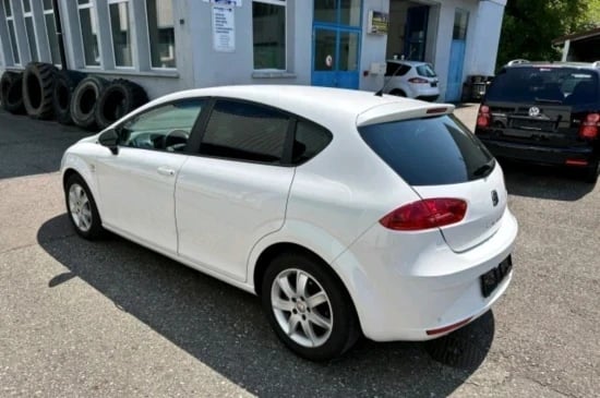 Merrni me qira një makinë në Tirana