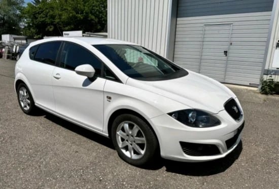 Merrni me qira një makinë në Tirana