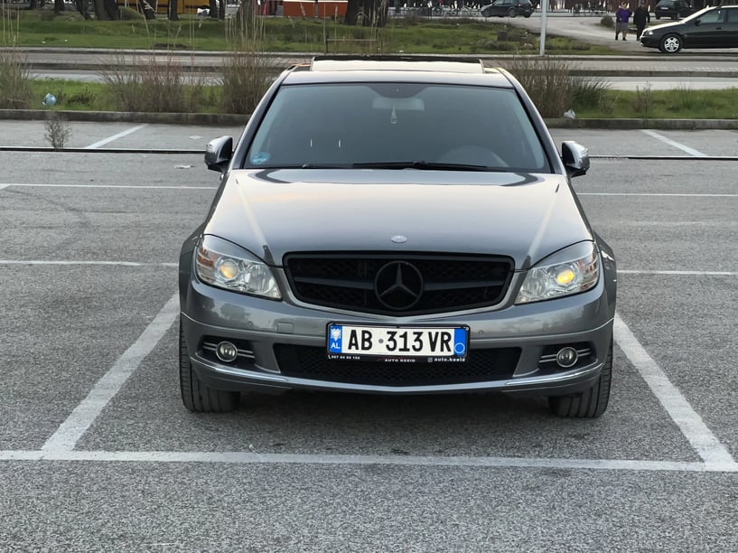 Merrni me qira një makinë në Vlorë