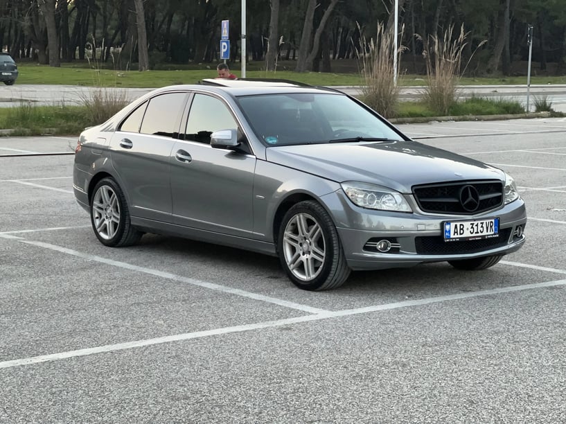 Merrni me qira një makinë në Vlorë