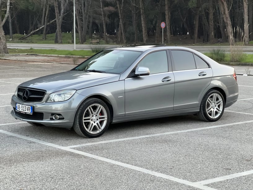 Merrni me qira një makinë në Vlorë