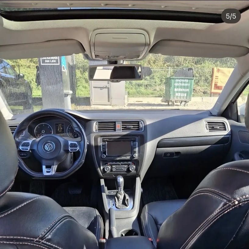 Rent a car in Tirana