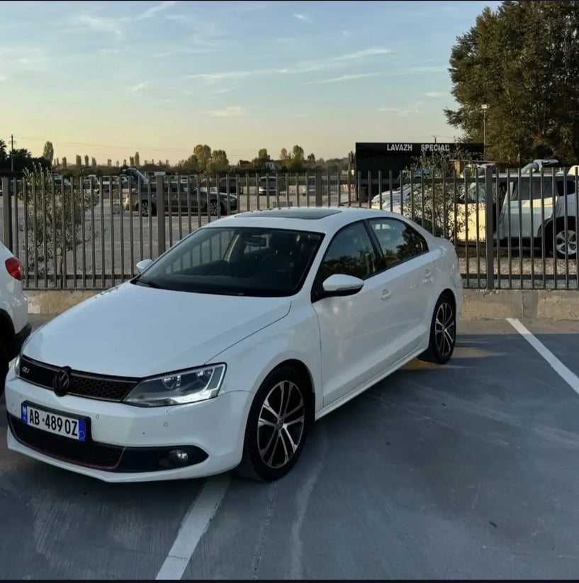 Rent a car in Tirana