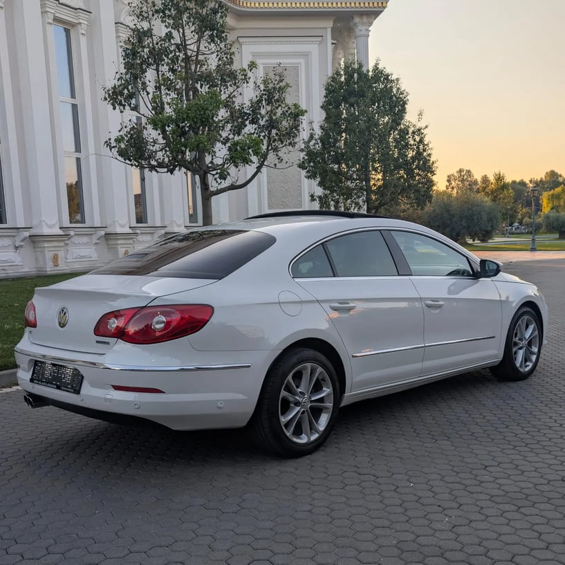 Alquila un coche en Tirana