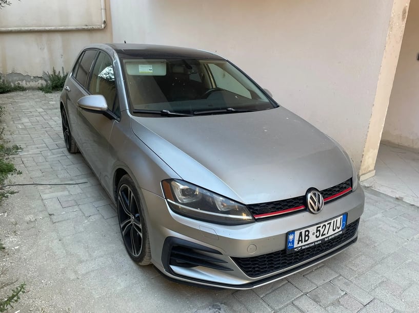 Louer une voiture à Tirana