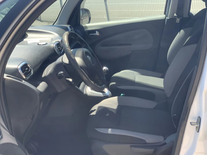 Louer une voiture à Tirana