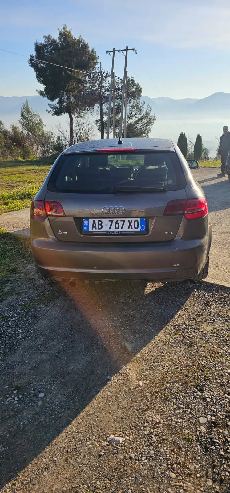 Merrni me qira një makinë në Tirana