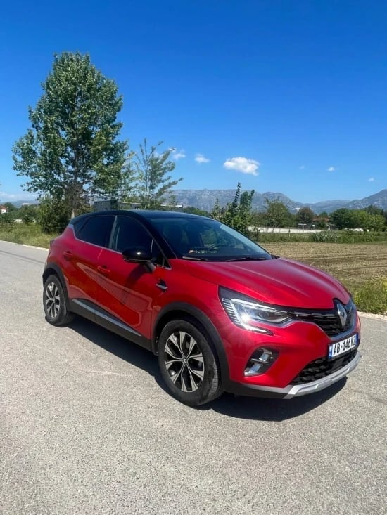 Merrni me qira një makinë në Tirana