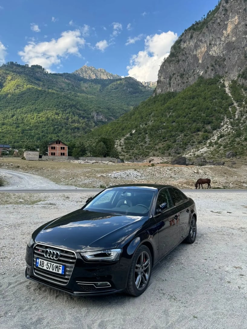 Louer une voiture à Tirana