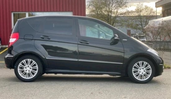 Noleggia un'auto a Tirana