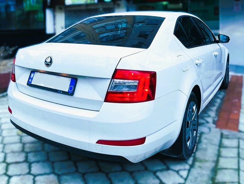Louer une voiture à Tirana