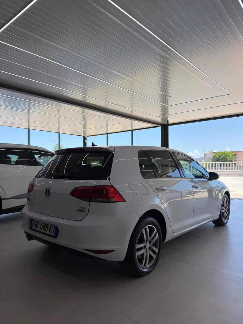 Rent a car in Tirana