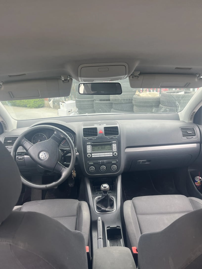 Noleggia un'auto a Tirana