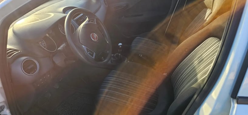 Merrni me qira një makinë në Tirana