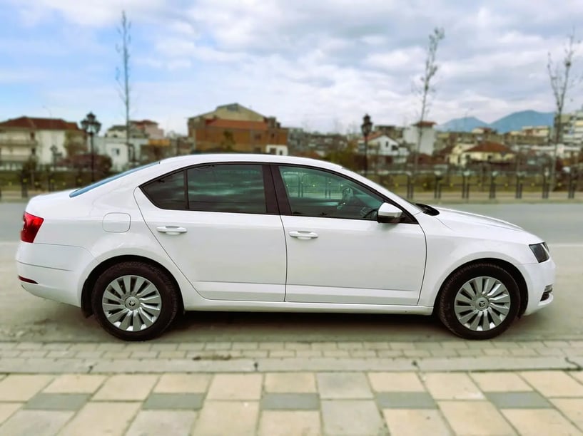 Wynajmij samochód w Tirana