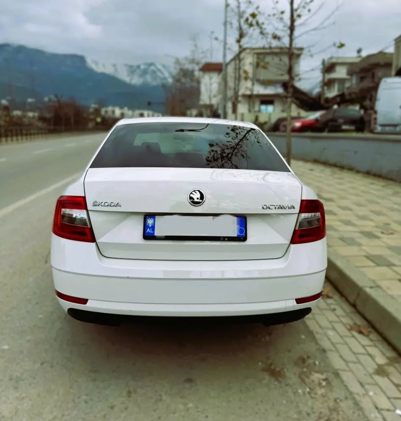 Wynajmij samochód w Tirana