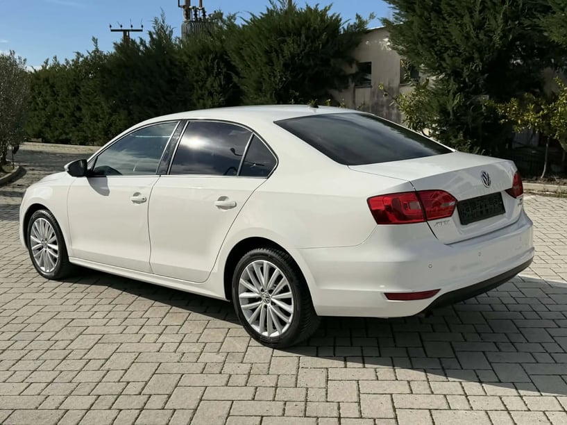 Rent a car in Tirana