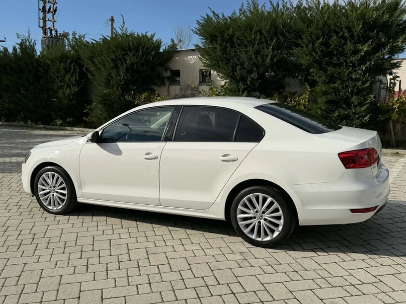 Rent a car in Tirana