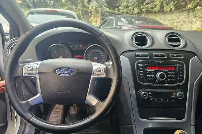 Wynajmij samochód w Tirana