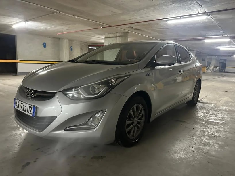 Wynajmij samochód w Tirana