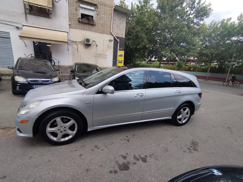 Rent a car in Tirana