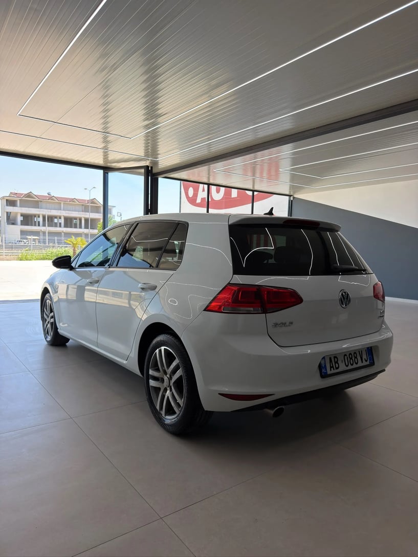Rent a car in Tirana