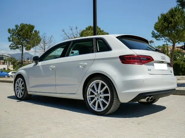Rent a car in Tirana