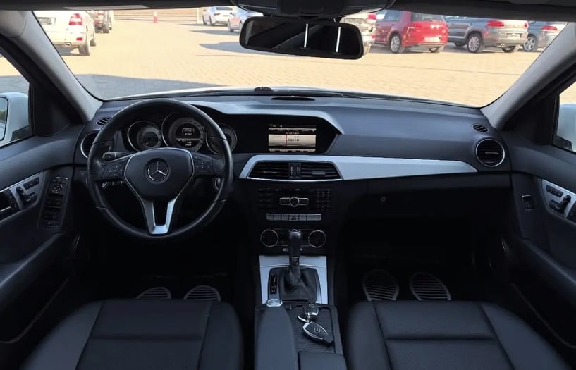 Wynajmij samochód w Tirana