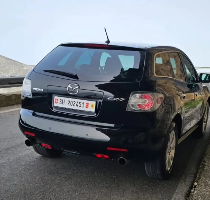 Merrni me qira një makinë në Tirana