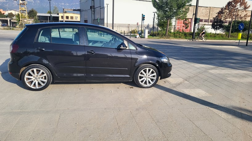 Rent a car in Tirana
