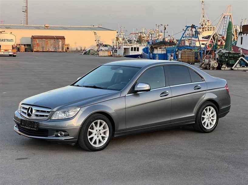 Louer une voiture à Tirana