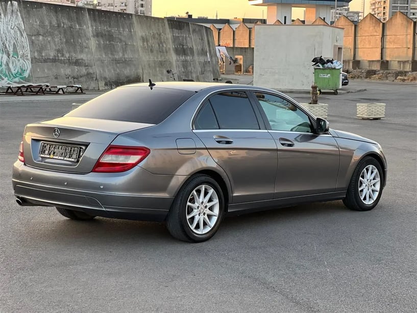 Louer une voiture à Tirana
