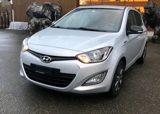 Alquila un coche en Tirana