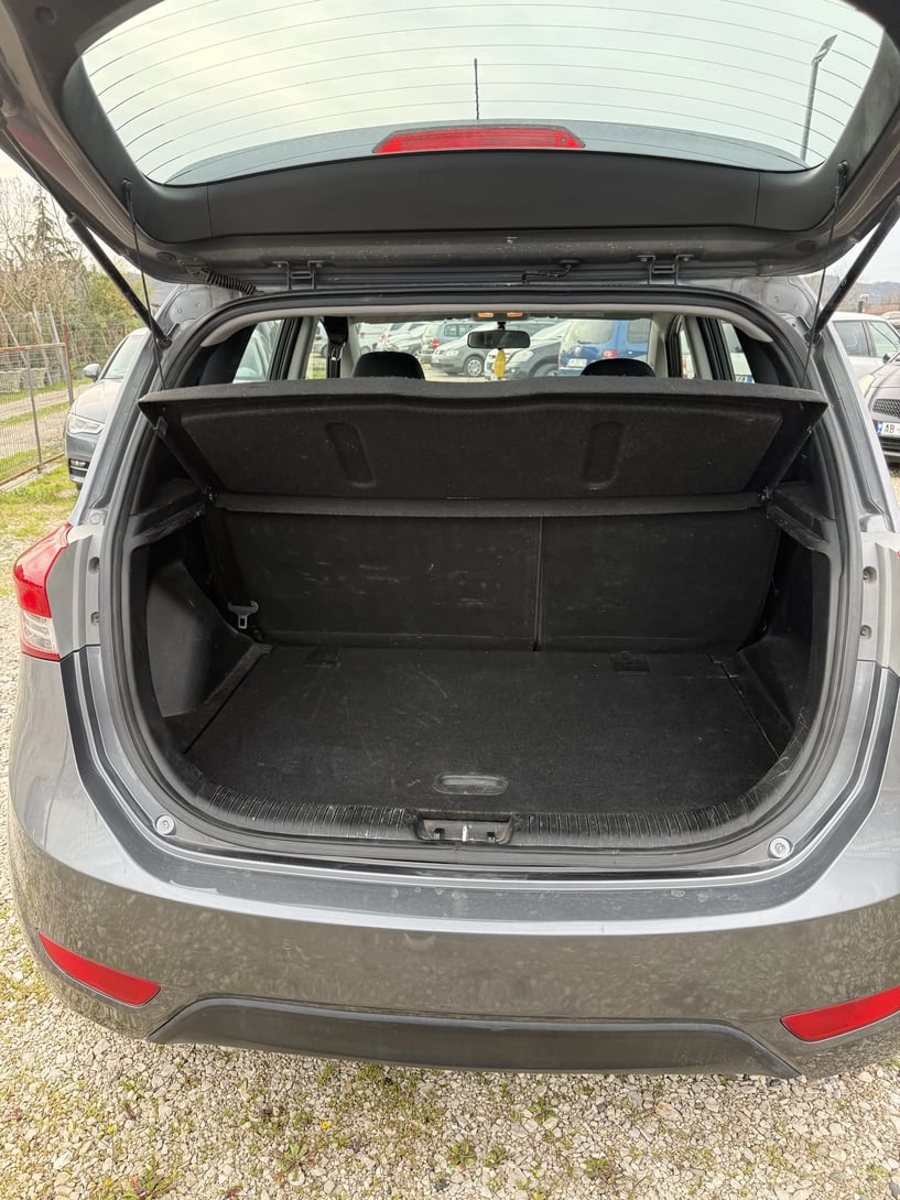 Rent a car in Tirana