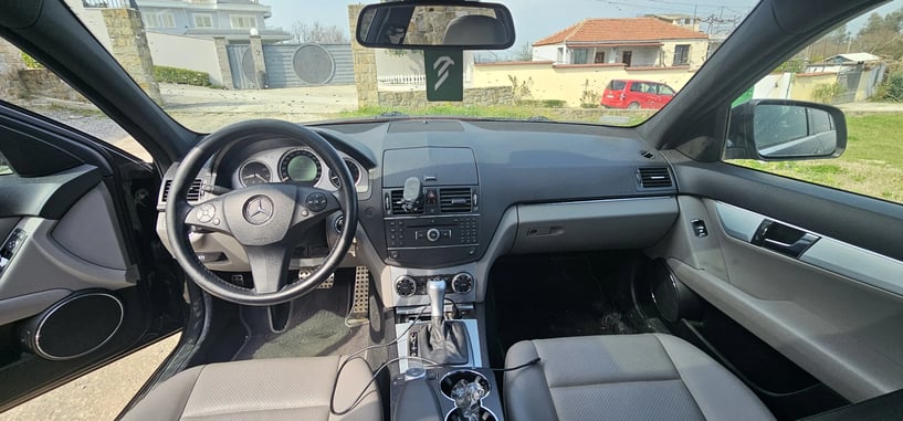 Wynajmij samochód w Tirana