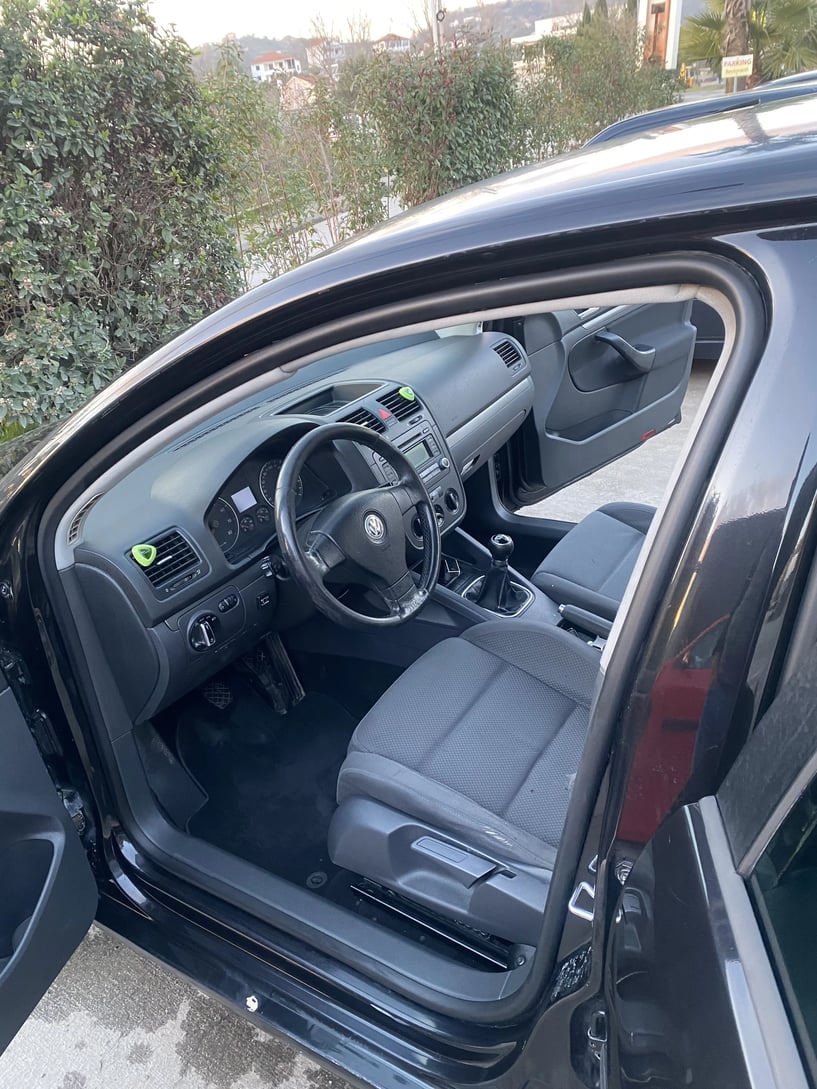 Wynajmij samochód w Tirana