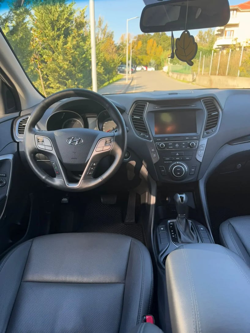 Wynajmij samochód w Tirana