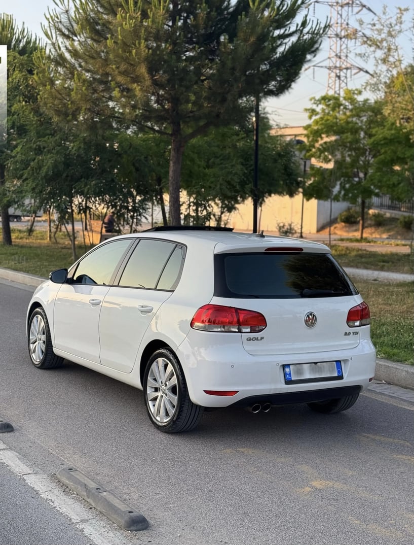 Wynajmij samochód w Tirana