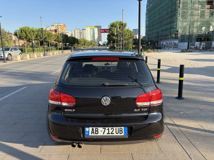 Alquila un coche en Tirana