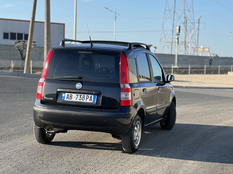 Alquila un coche en Durrës