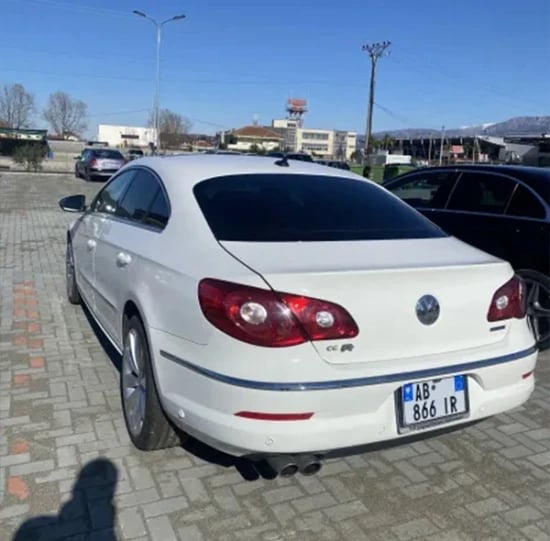 Louer une voiture à Tirana