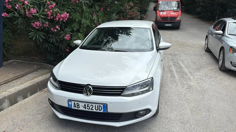 Wynajmij samochód w Tirana