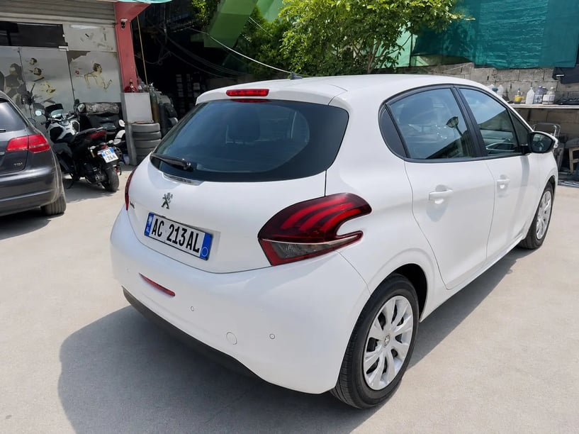 Rent a car in Tirana