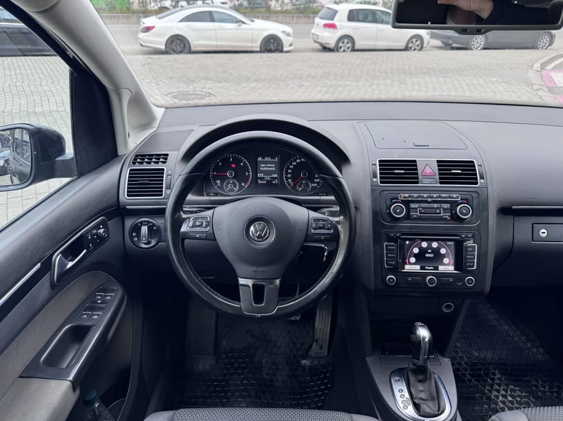 Alquila un coche en Tirana